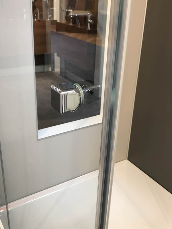 Bäderausstellung Ottenbruch Duschkabine Glasdusche Falttür Türgriff