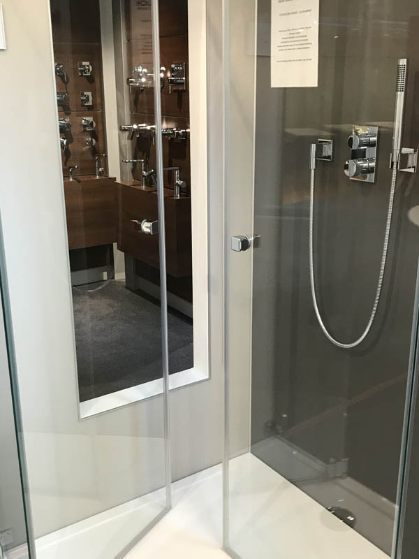 Bäderausstellung Ottenbruch Duschkabine Glasdusche Eckeinstieg Türöffnung nach innen