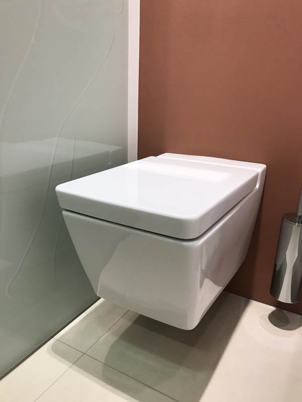 Bad hochwertig modern WC in weiß eckige Form