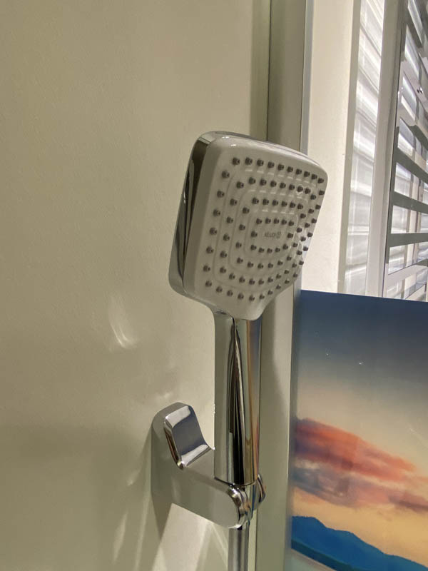Bad hochwertig modern Duschbereich Handbrause
