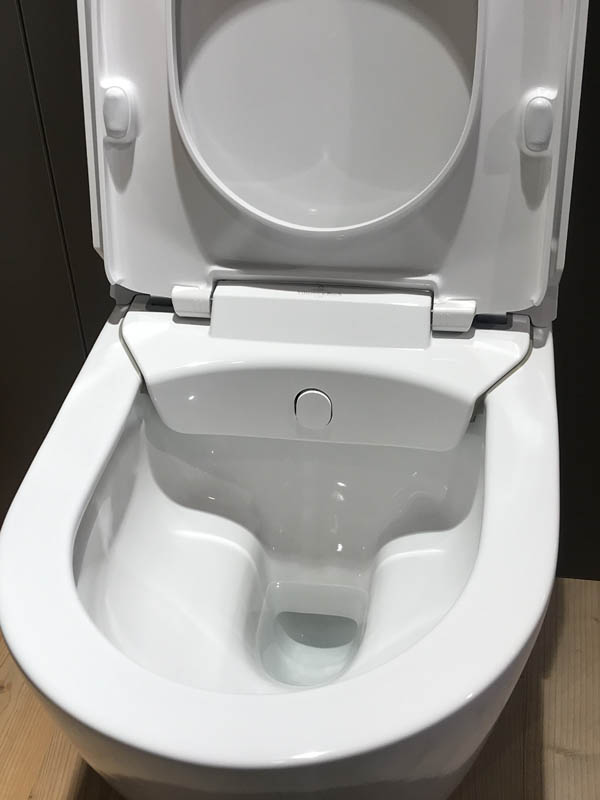 Bäderausstellung Ottenbruch DuschWC 06 weiß Toilettenschüssel innen